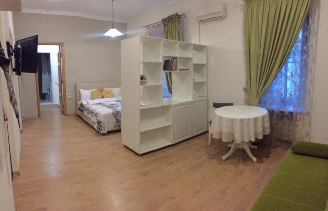 Apartment On Sumskaya No Smoking Kharkiv Bagian luar foto