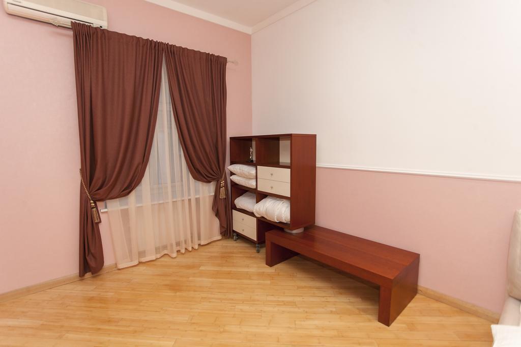 Apartment On Sumskaya No Smoking Kharkiv Bagian luar foto