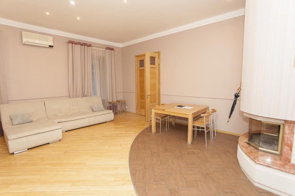 Apartment On Sumskaya No Smoking Kharkiv Bagian luar foto