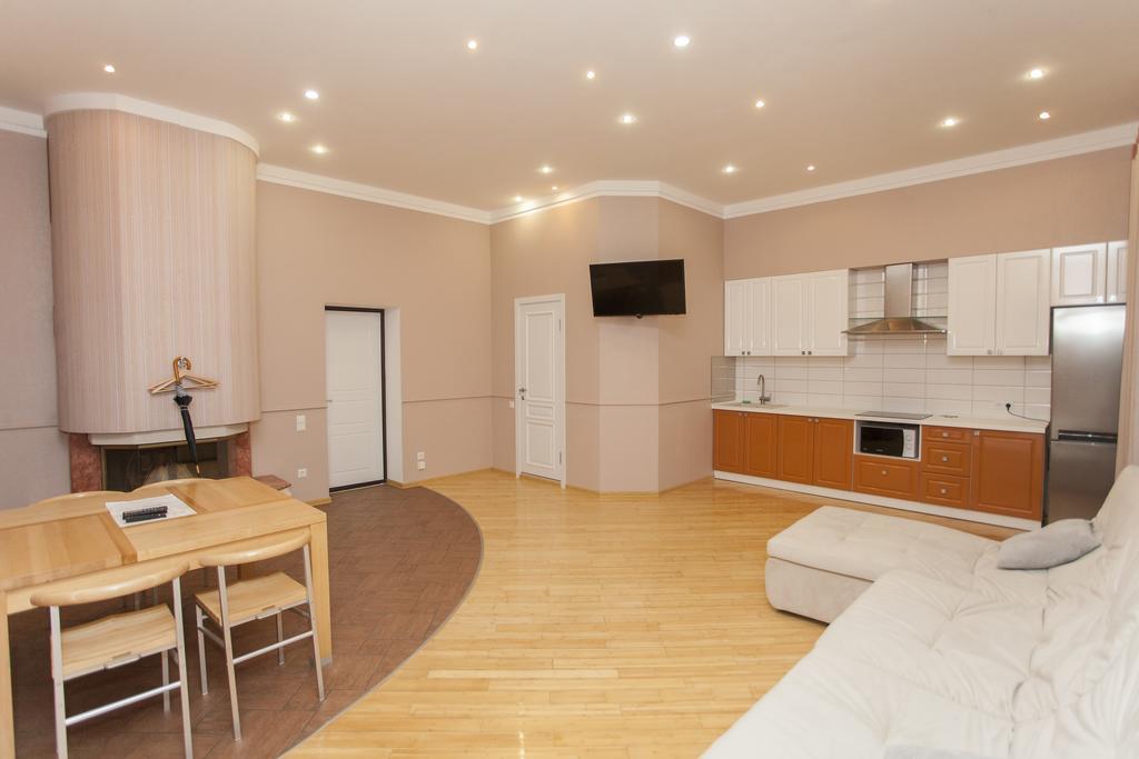 Apartment On Sumskaya No Smoking Kharkiv Bagian luar foto
