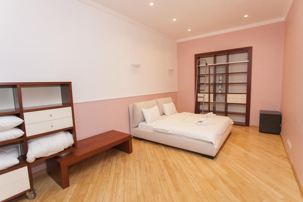Apartment On Sumskaya No Smoking Kharkiv Bagian luar foto